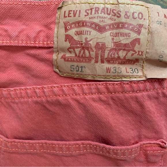 Levi’s 501 Salmon Red Straight Leg 33x30 Button Fly Jeans Classic - Picture 1 of 12